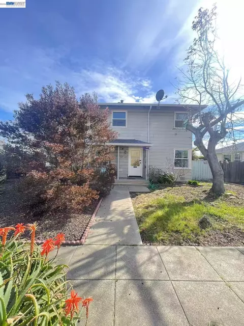 318 Cypress St #D, Alameda, CA 94501
