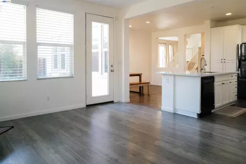 Living - 2689 Jackson Ave, Tracy, CA 95377 photo 4 of 4