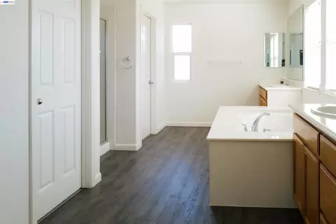 Entry Way - 2689 Jackson Ave, Tracy, CA 95377 photo 7 of 9