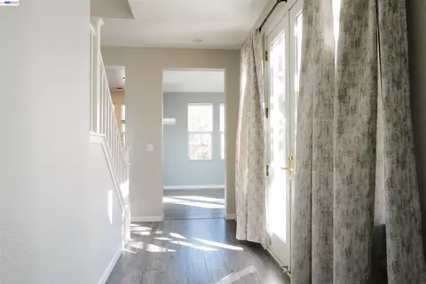 Entry Way - 2689 Jackson Ave, Tracy, CA 95377 photo 2 of 9