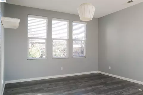 Living - 2689 Jackson Ave, Tracy, CA 95377 photo 2 of 4