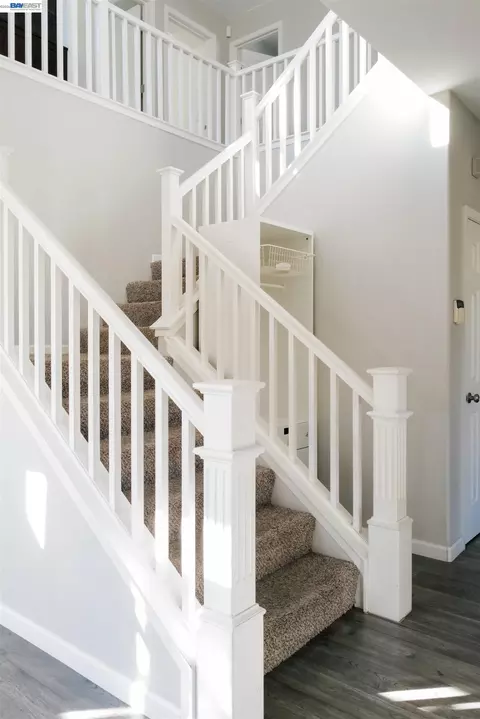 Entry Way - 2689 Jackson Ave, Tracy, CA 95377 photo 3 of 9