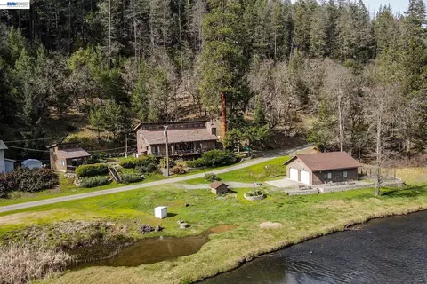 2393 Poker Bar Rd, Douglas City, CA 96024