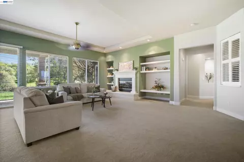 Living - 8 Rock Ridge Ct, Copperopolis, CA 95228 photo 3 of 3