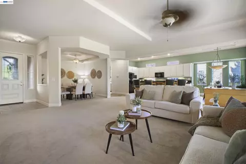 Living - 8 Rock Ridge Ct, Copperopolis, CA 95228 photo 2 of 3