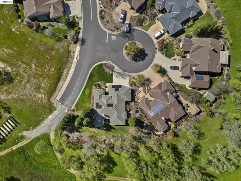 View/Area - 8 Rock Ridge Ct, Copperopolis, CA 95228 photo 6 of 9