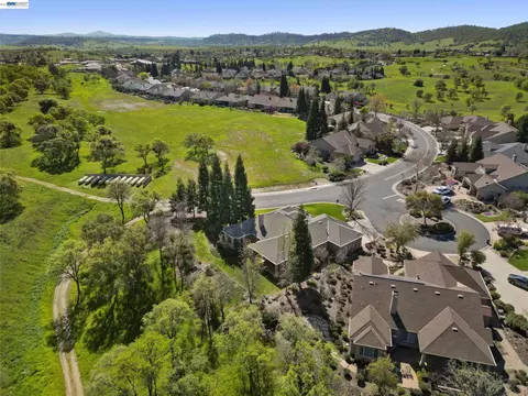 View/Area - 8 Rock Ridge Ct, Copperopolis, CA 95228 photo 5 of 9