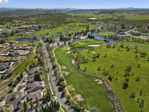 View/Area - 8 Rock Ridge Ct, Copperopolis, CA 95228 photo 9 of 9