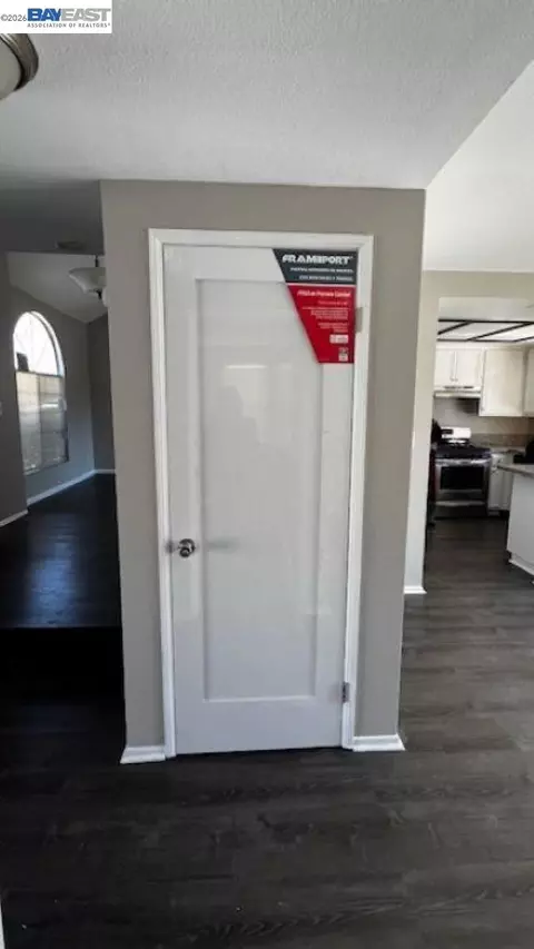 Entry Way - 2310 Lightcap St, Lancaster, CA 93535 photo 2 of 3