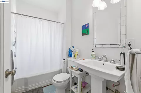 Bath - 1682 Oxford St, Berkeley, CA 94709 photo 3 of 3