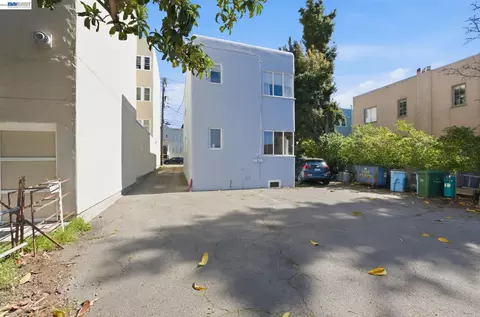 Exterior - 1682 Oxford St, Berkeley, CA 94709 photo 6 of 7