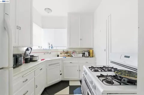 Kitchen - 1682 Oxford St, Berkeley, CA 94709 photo 4 of 4