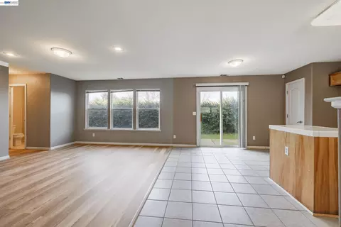 Living - 1255 Day Light Dr, Merced, CA 95348 photo 2 of 3