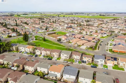 View/Area - 1255 Day Light Dr, Merced, CA 95348 photo 4 of 7