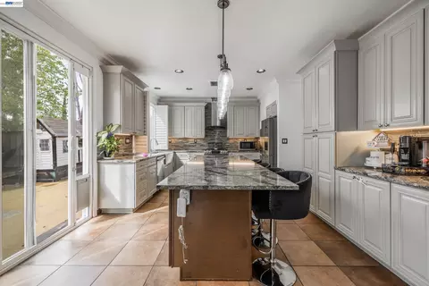 Kitchen - 2541 Rowe Dr, Fairfield, CA 94533 photo 2 of 5