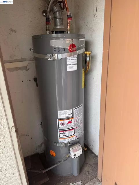 2116 Mt Vernon Dr #C, Modesto, CA 95350