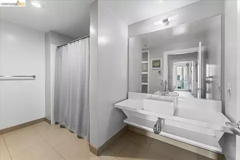 Bath - 1201 Pine St #354, Oakland, CA 94607 photo 2 of 2