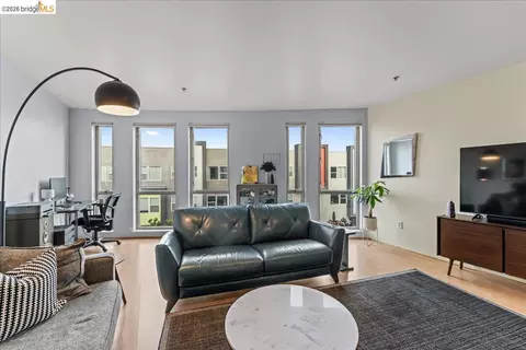 Living - 1201 Pine St #354, Oakland, CA 94607 photo 4 of 5