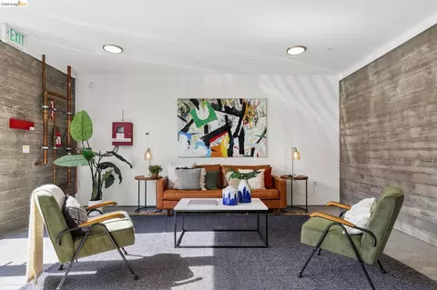 Living - 811 Folger Ave, Berkeley, CA 94710 photo 5 of 6