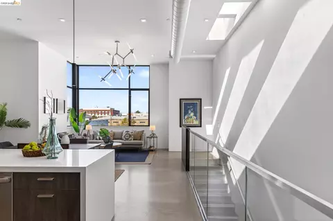 Entry Way - 811 Folger Ave, Berkeley, CA 94710 photo 1 of 5