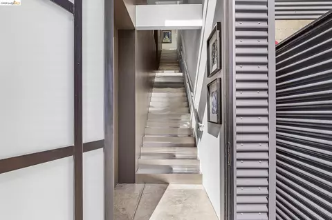 Entry Way - 811 Folger Ave, Berkeley, CA 94710 photo 4 of 5