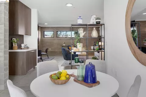 Dining - 811 Folger Ave, Berkeley, CA 94710 photo 7 of 7
