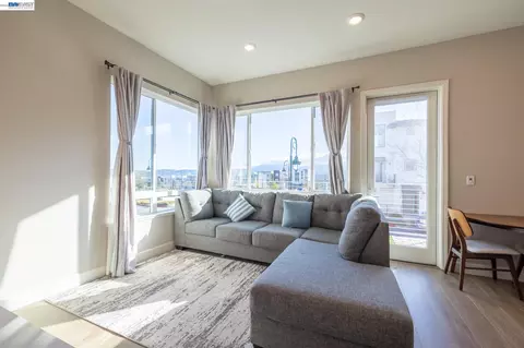 263 Llano De Los Robles Ave #1, San Jose, CA 95136