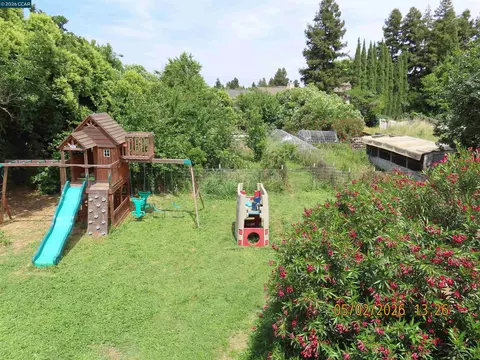 730 Stratford Ave, Dixon, CA 95620