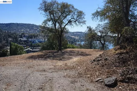 512 Winchester Way, Copperopolis, CA 95228