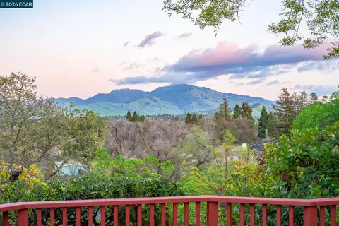 2081 Essenay Ave, Walnut Creek, CA 94597