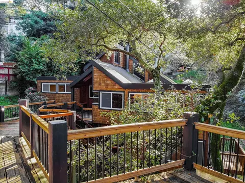 9 Wildwood Rd, Orinda, CA 94563