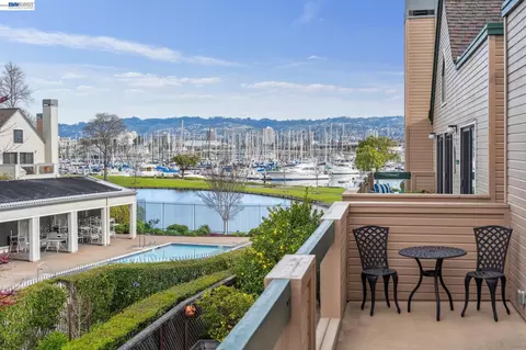9 Regulus Ct, Alameda, CA 94501
