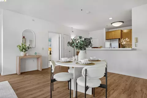 Dining - 655 12th St #205, Oakland, CA 94607 photo 1 of 1