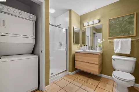 Bath - 655 12th St #205, Oakland, CA 94607 photo 2 of 2