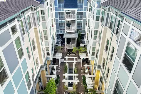 Exterior - 655 12th St #205, Oakland, CA 94607 photo 2 of 3