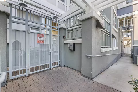 Exterior - 655 12th St #205, Oakland, CA 94607 photo 1 of 3