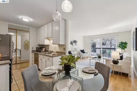 150 Pearl St #106, Oakland, CA 94611