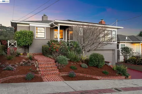 3386 Herrier St, Oakland, CA 94602