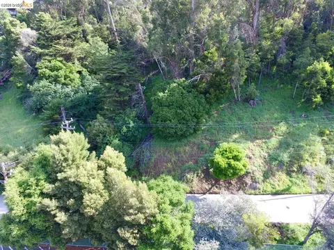 Scout Rd, Oakland, CA 94611