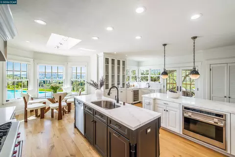 Kitchen - 33 Deer Trl, Lafayette, CA 94549 photo 2 of 4