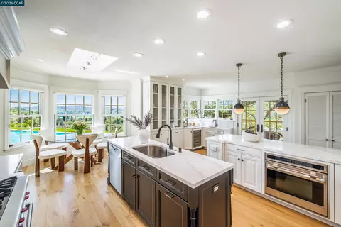 Kitchen - 33 Deer Trl, Lafayette, CA 94549 photo 2 of 4
