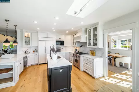 Kitchen - 33 Deer Trl, Lafayette, CA 94549 photo 1 of 4