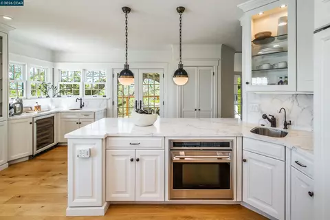 Kitchen - 33 Deer Trl, Lafayette, CA 94549 photo 3 of 4