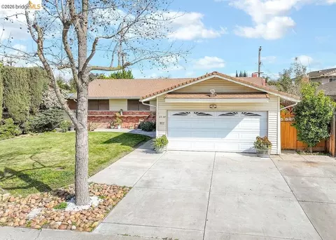 2734 Balboa Dr, Tracy, CA 95376 photo 1