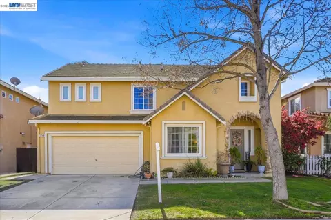 2248 Golden Leaf Ln, Tracy, CA 95377