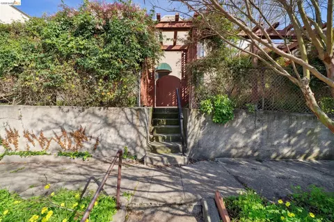 822 A St, Crockett, CA 94525
