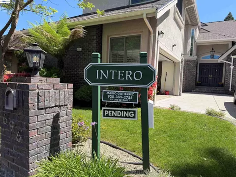 696 Blue Spruce Dr, Danville, CA 94506