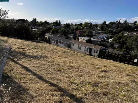 332 Home Acres Ave, Vallejo, CA 94591 photo 2