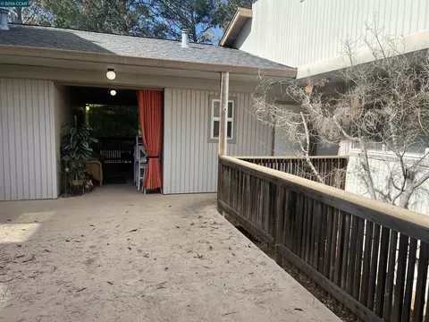 Exterior - 199 Mariner Dr, Vallejo, CA 94591 photo 2 of 4