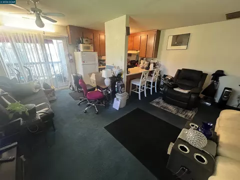 Living - 199 Mariner Dr, Vallejo, CA 94591 photo 1 of 2